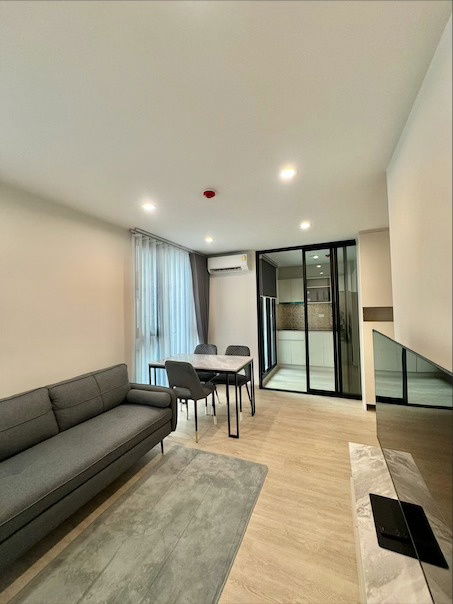 P-40589 出租公寓 Thana Astra Sathorn-Chan 家具齐全（访问时再次确认）。