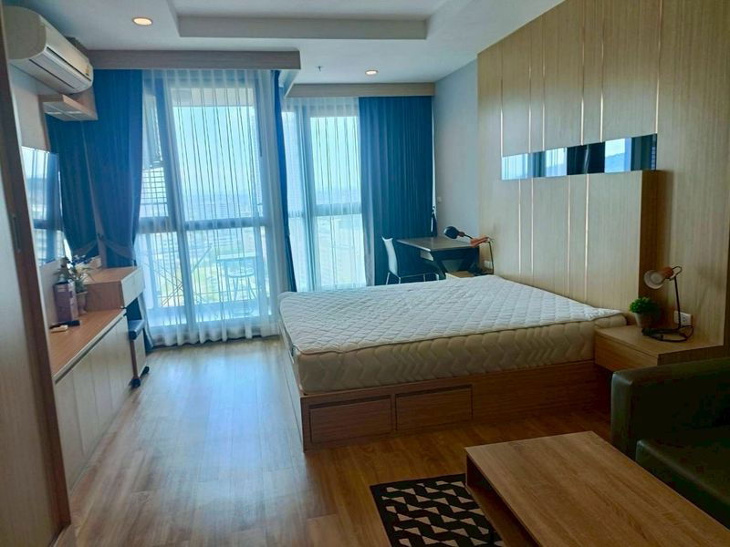 公寓出租，Ladda Plus，位于是拉差市中心，价格便宜，地理位置优越。