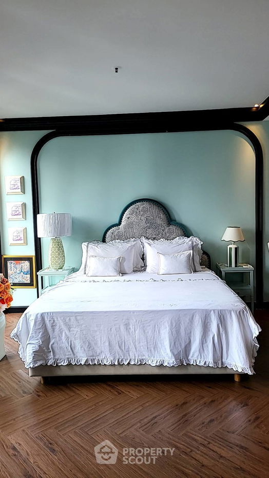 1-BR Condo at Noble Ploenchit near BTS Phloen Chit (ID 2398790)