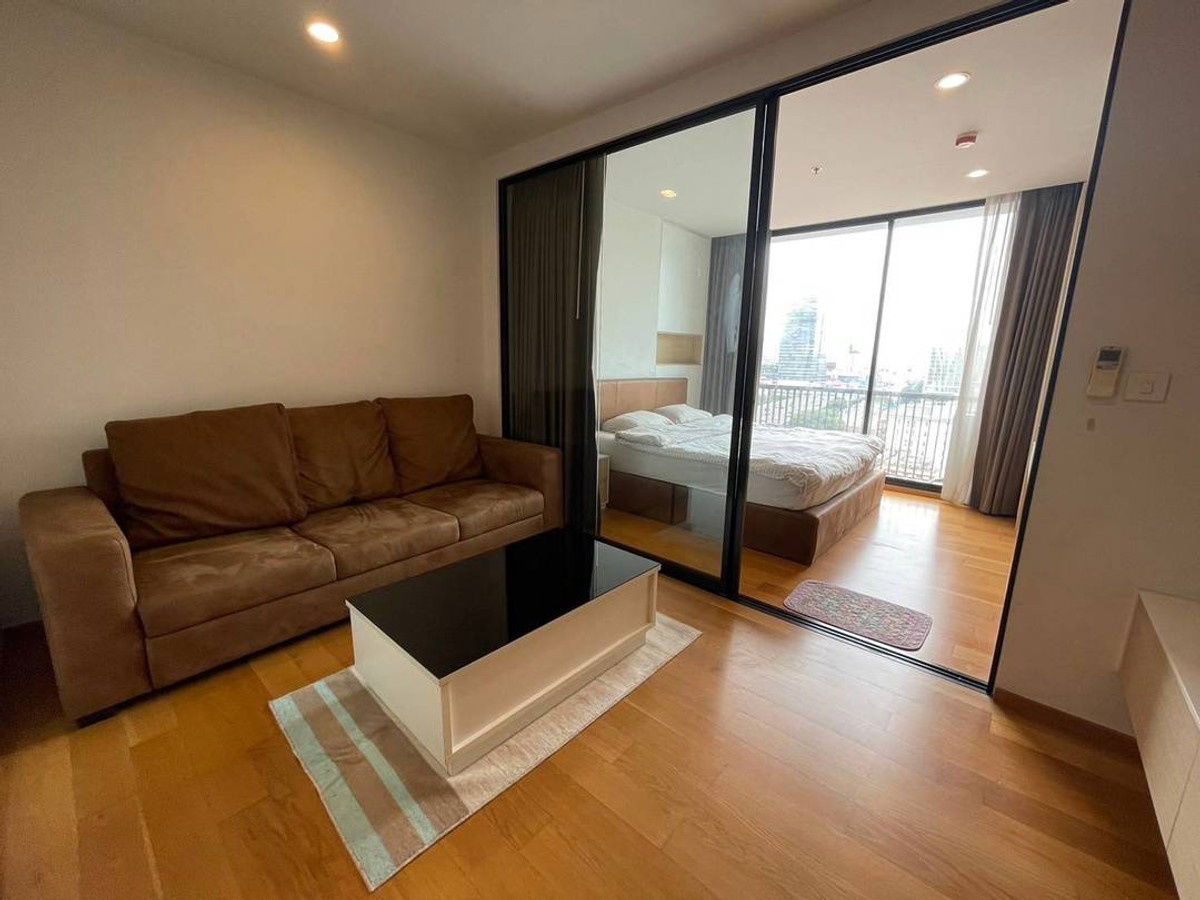 Code: KJ9504  for rent Noble Revo Silom // Line ID: @kjcondo (with @) //