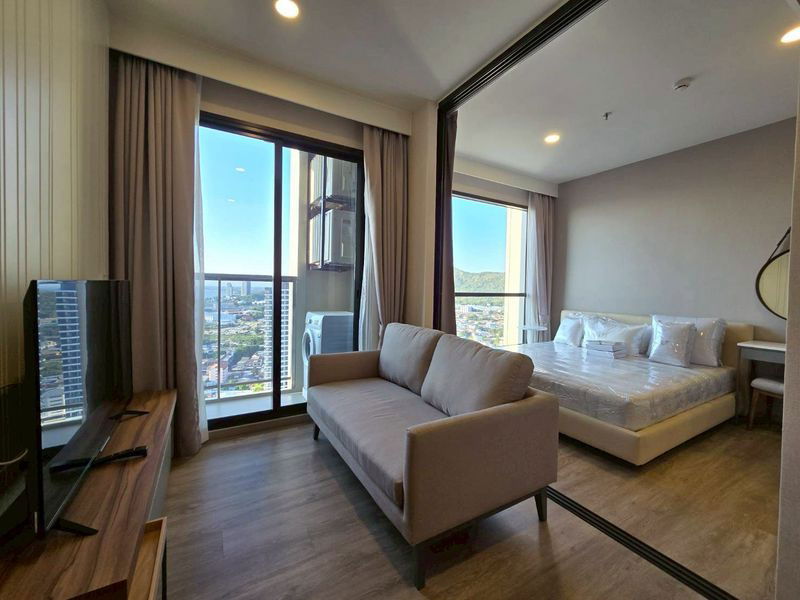 豪华公寓出租，Keen Centre Sriracha，漂亮房间，高层，家具齐全，可入住