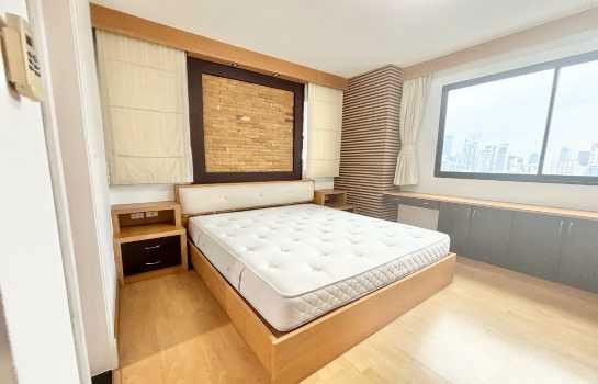 Condo for rent near SWU, Supalai Premier Place Asoke, 79 sq m, 2 bedrooms, 2 bathrooms, 20th floor, between BTS Asoke and MRT Phetchaburi.