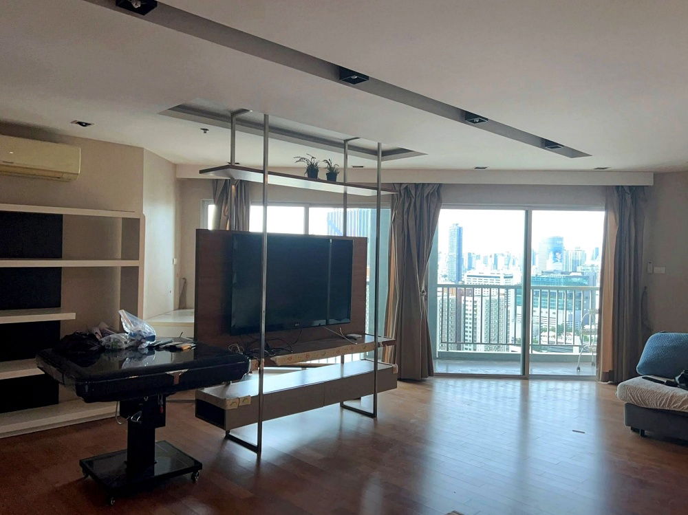 TA8327📲LineID @556ryccg🏢6 Bedroom +1Maidroom 295 sqm Floor 30 Fully furnished Belle Grand Rama9 near Subway MRT Rama9