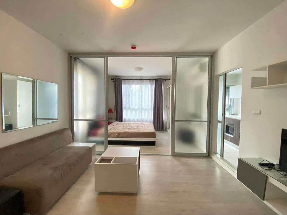 For rent D condo sign near Central festival