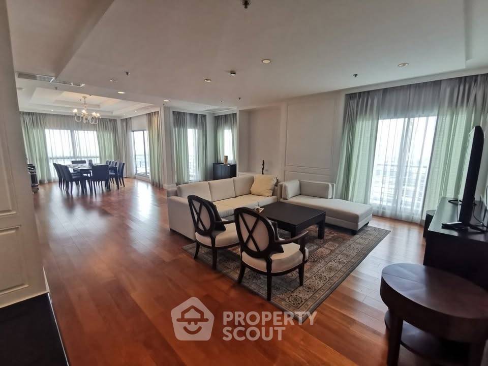 5-BR Condo at Royal Residence Park near BTS Phloen Chit (ID 2414419)