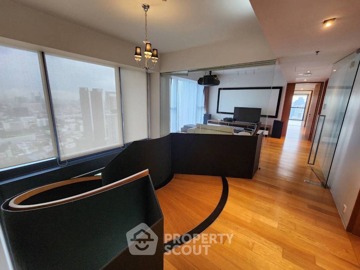 4-BR Condo at The Met Sathorn near BTS Chong Nonsi (ID 2415823)