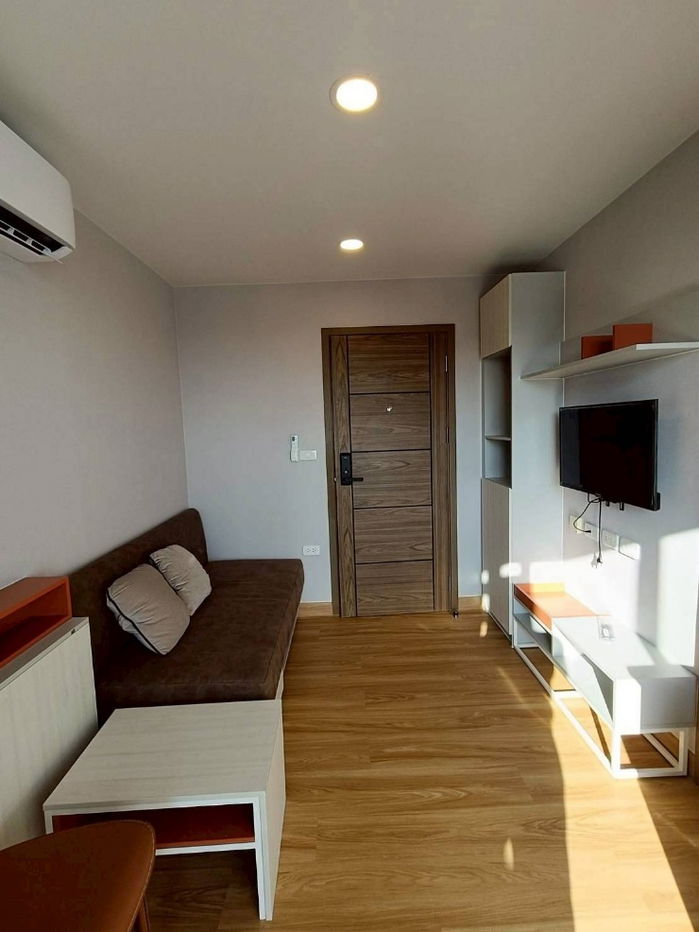 The Culoft Srinakarin is available for rent at a low price of 8,500 Baht per month.