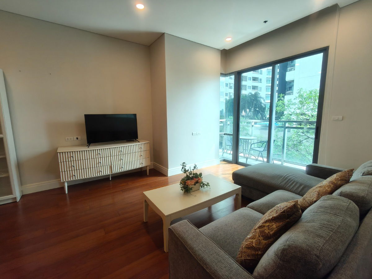 🏡✨ Experience Luxurious Living in the Heart of Sukhumvit 24! For Rent: Bright Sukhumvit 24 - 1 Bed, Fully Furnished! ✨🏡