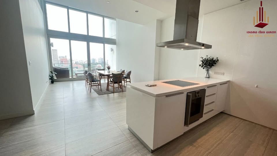 ✨ For Rent: 185 Rajadamri Condo ✨    💰 Only 200,000 THB/month