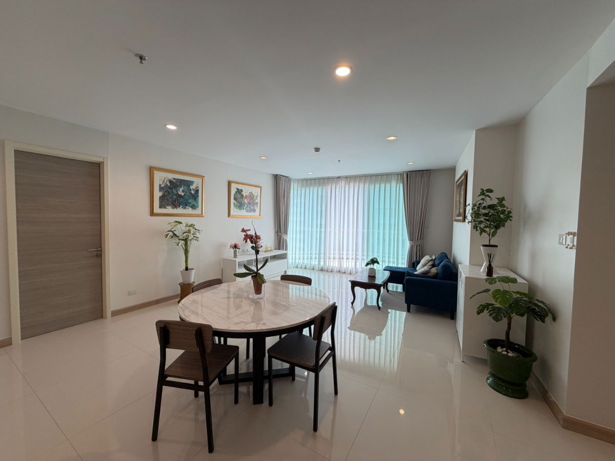 2+1 အိပ်ခန်း 2 ရေချိုးခန်း 140 စတုရန်းမီတာ။