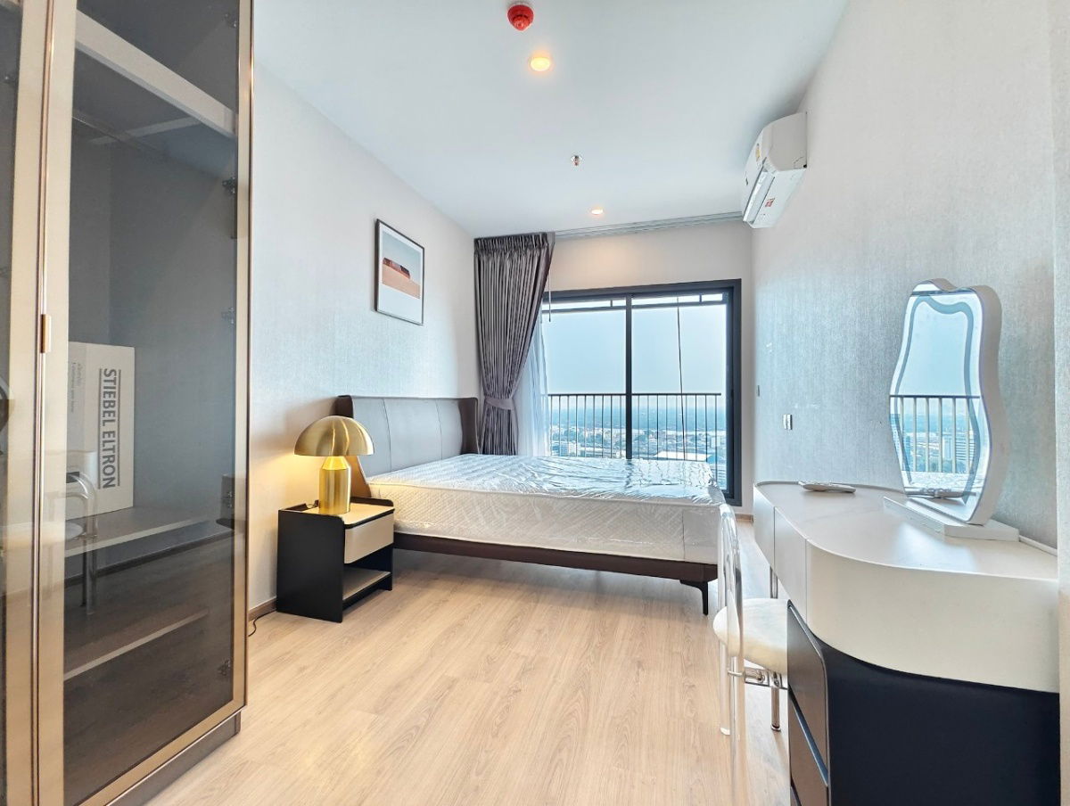 For Rent : Life Rama4 - Asoke  Fully furnished Ready to move in