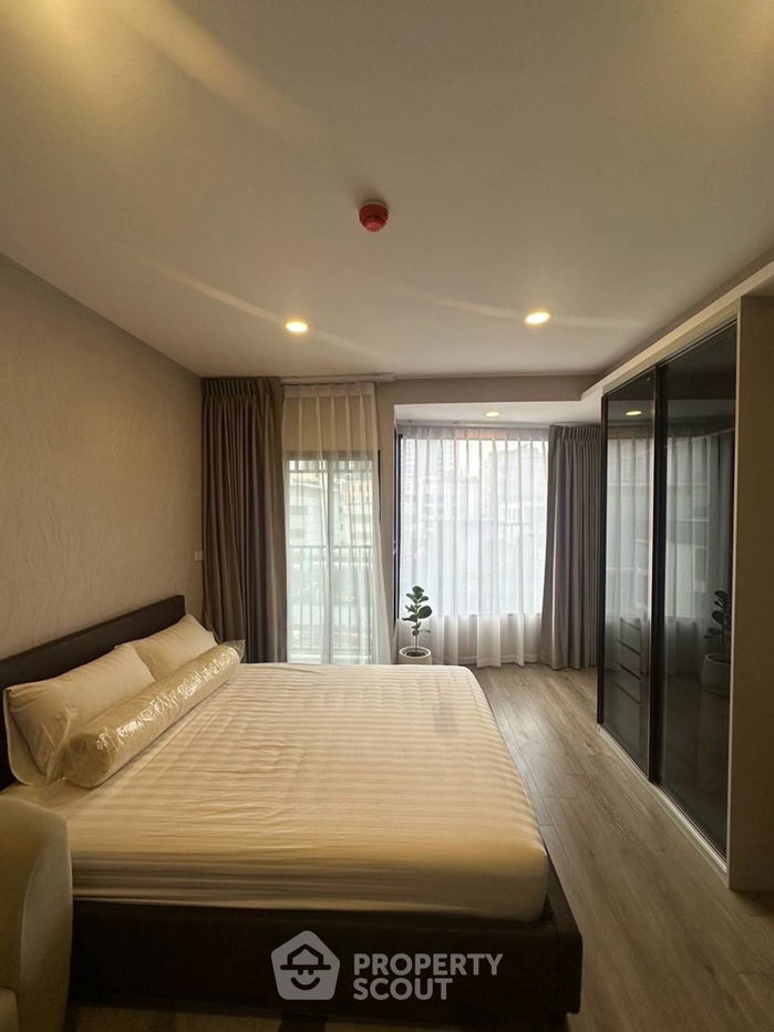 1-BR Condo at SOHO Bangkok Ratchada near MRT Huai Khwang (ID 2418111)