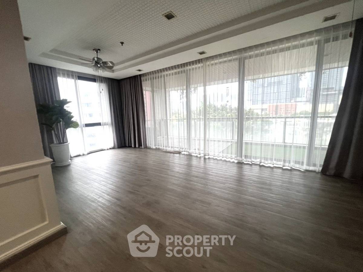 3-BR Condo at Polo Park Condominium near MRT Lumphini (ID 2397021)