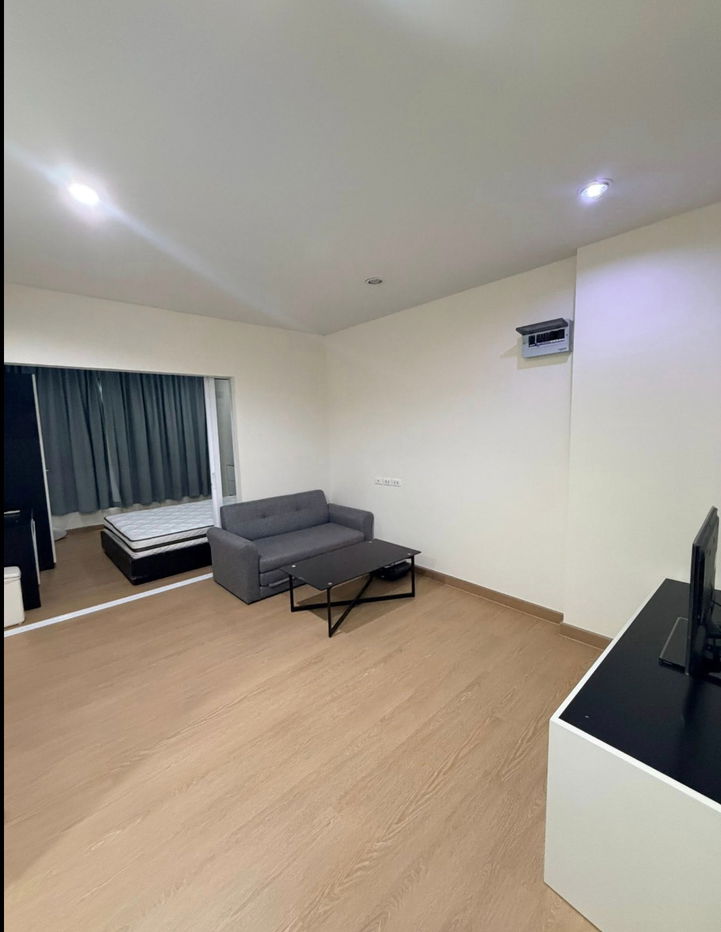 แฮปปี้ ลาดพร้าว101.