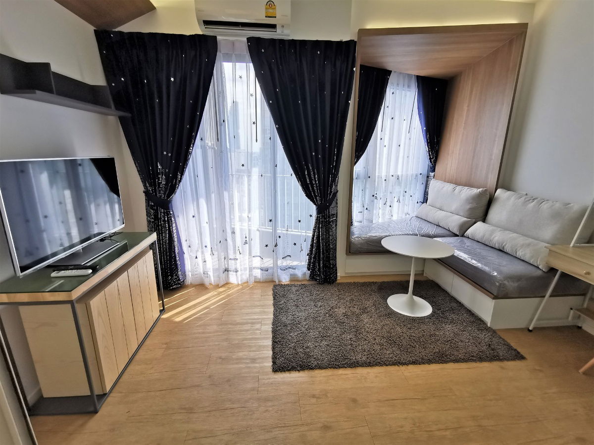 Condo for rent at TRIPLE Y RESIDENCE