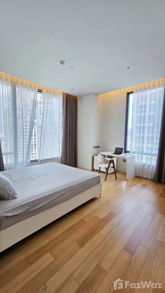 Sindhorn Residence 5341380