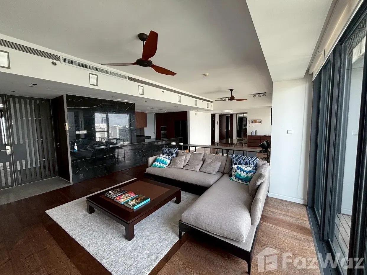 3 Bedroom Condo for rent at The Met 5811875