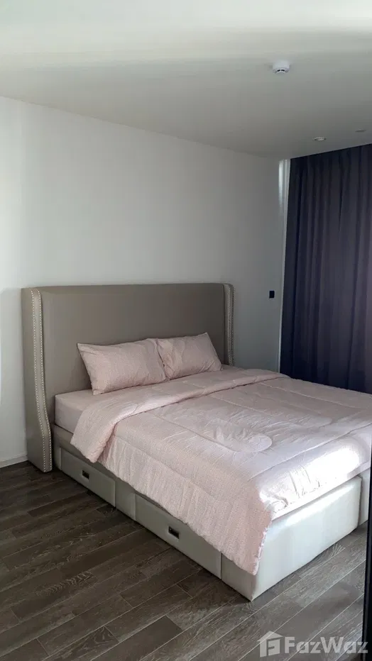 muniq sukhumvit 23 5815792