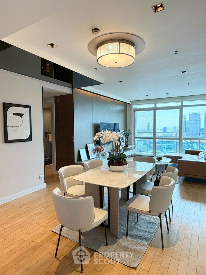 2-BR Condo at Athenee Residence near BTS Phloen Chit (ID 2421016)
