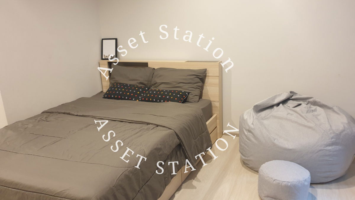 For rent: Life One Wireless, new condo on Witthayu Road