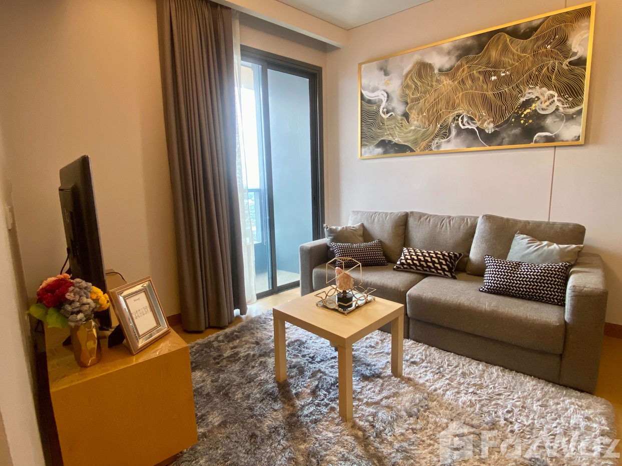 Live Comfortably in Luxurious The Lumpini 24 Condo | Bangkok 1161386