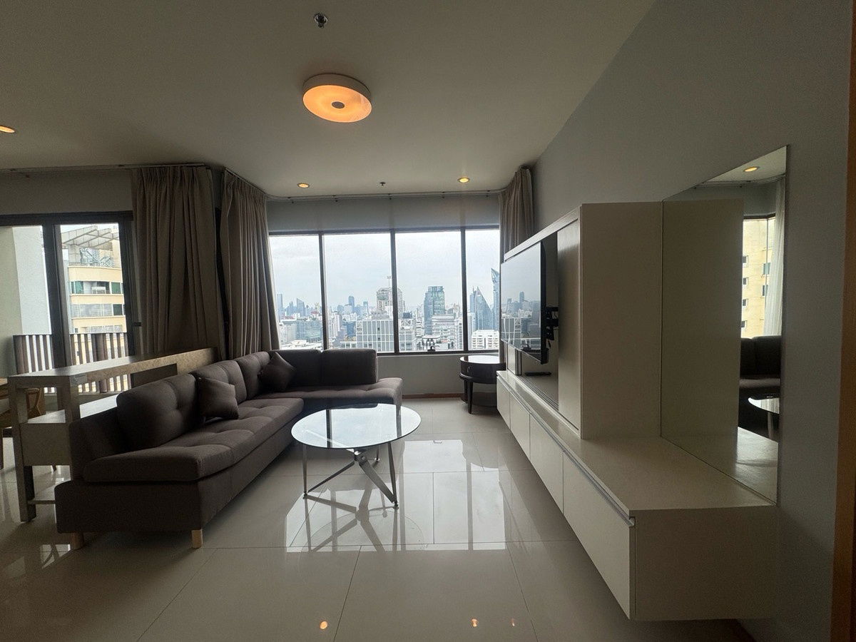 Code: KJ9670  for rent The Emporio Place 🔥🔥 Line ID: @kjcondo (with @) 🔥🔥