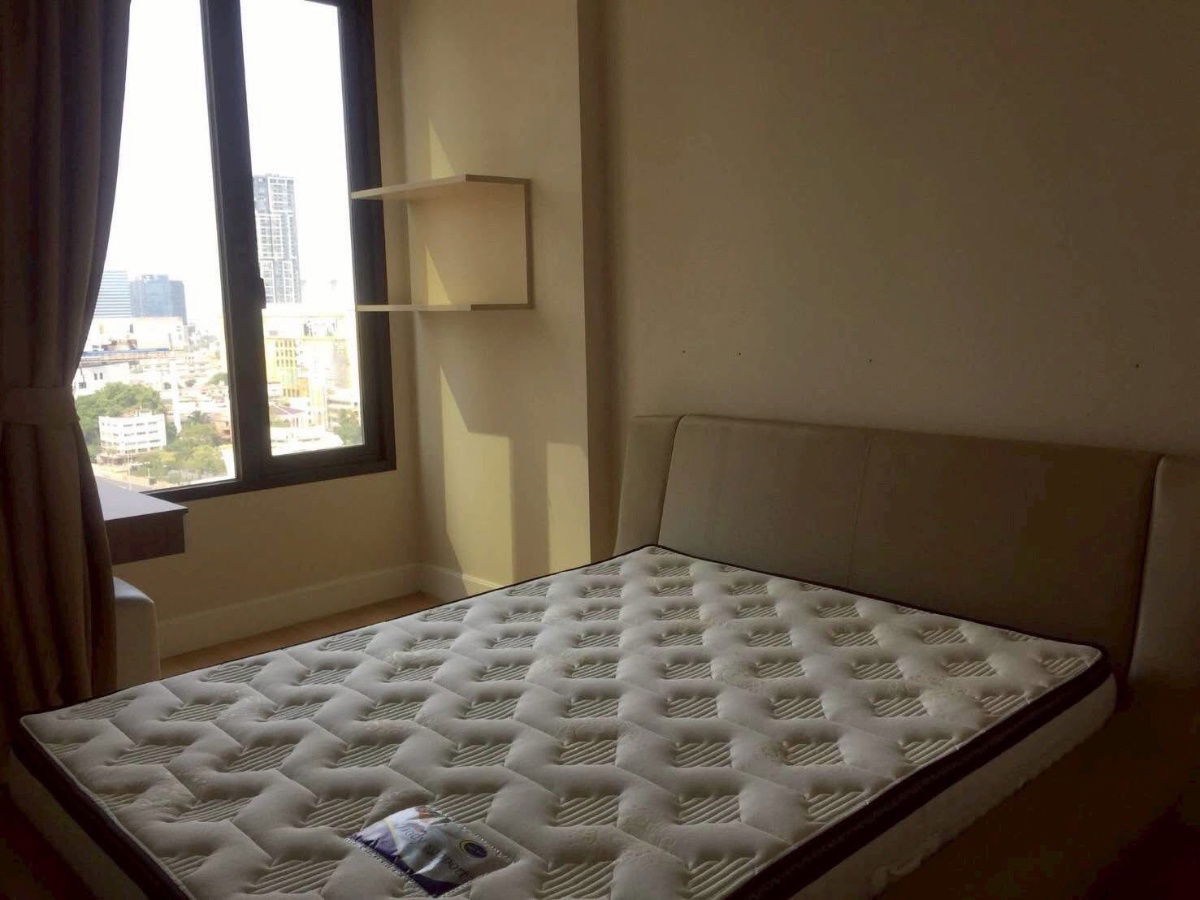 Equinox                  Phahol-Vipha