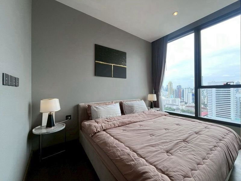 公寓出租 : The Esse at Singha Complex (( MRT Phetchaburi )) MK-02 line @livingbkk