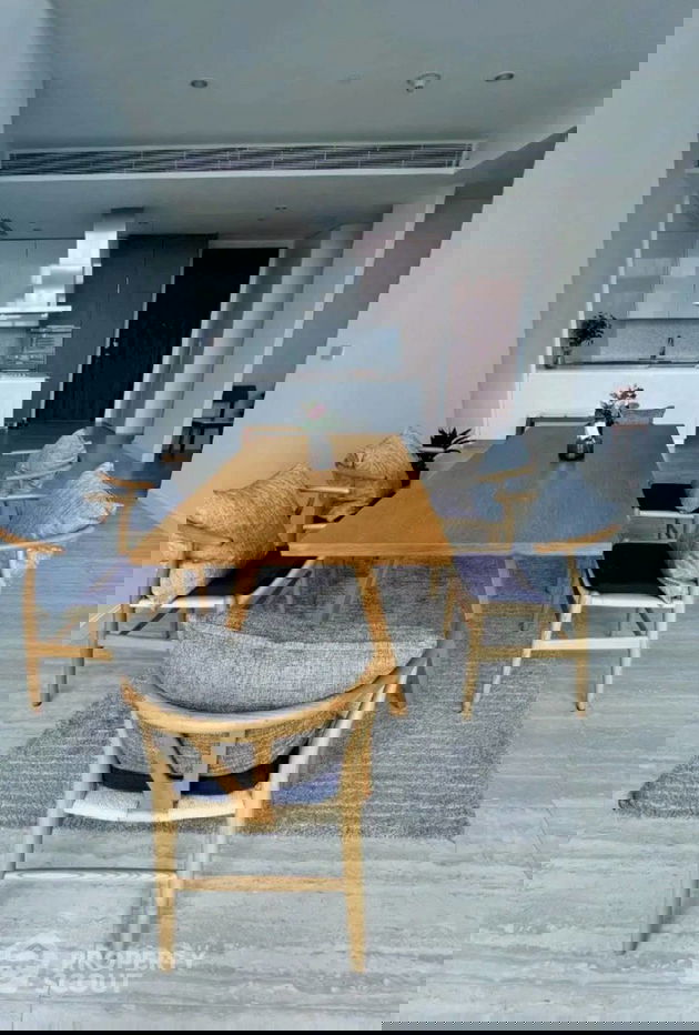 2-BR Condo at 185 Rajadamri near BTS Ratchadamri (ID 2422532)