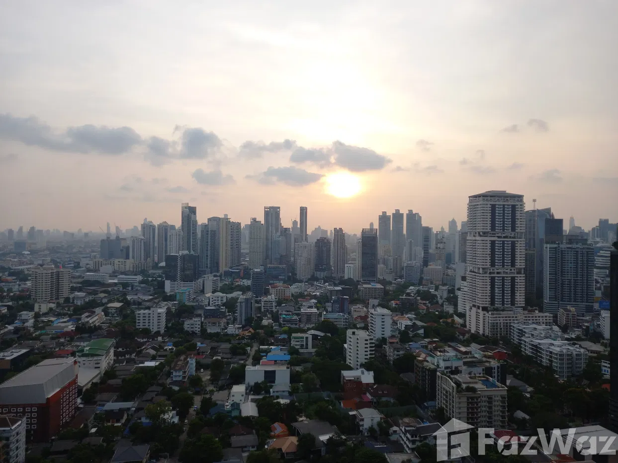 Pied à terre in the best Bangkok s building. 1371656