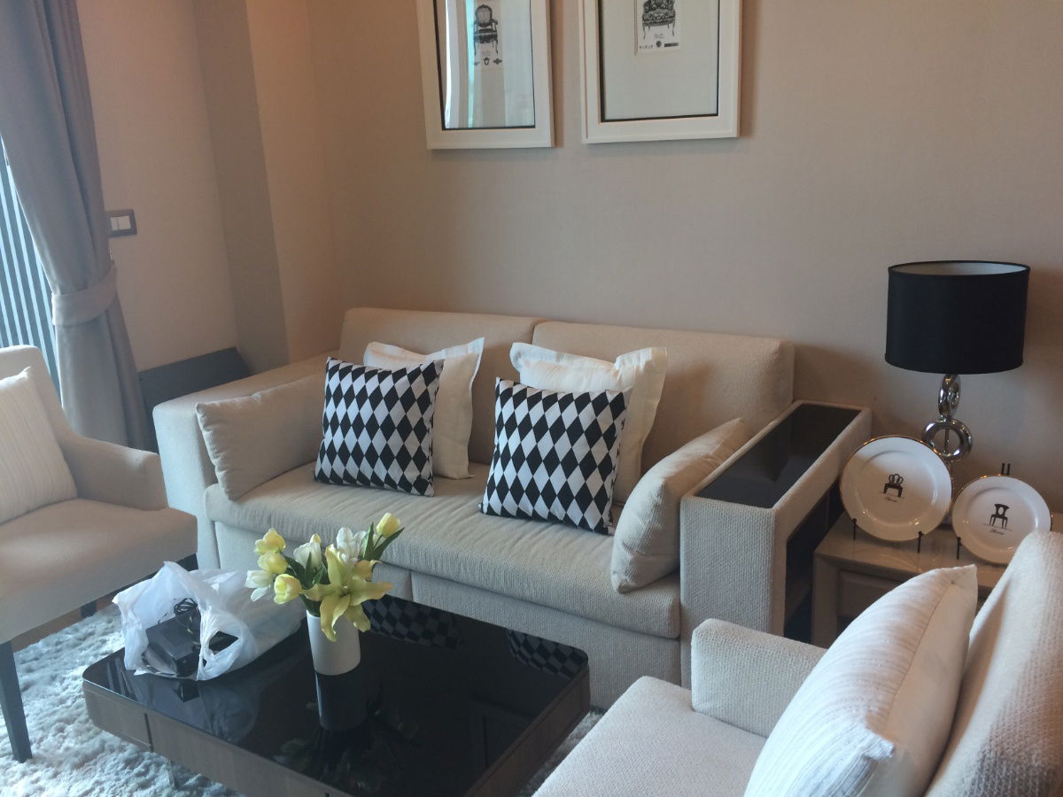 ให้เช่าคอนโด ดิ แอดเดรส สาทร เฟอร์ครบ (S15-6823)