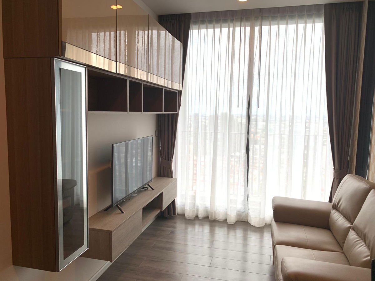 For Rent Whizdom Essence 1 Bedroom High Floor Fantastic City View Near BTS Punnawhiti and True Digital Park