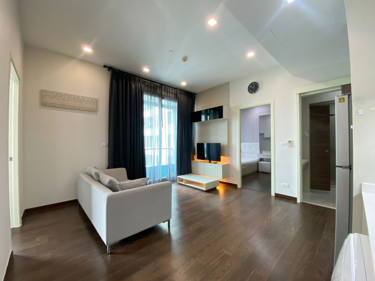 ให้เช่า คิว อโศก 2 ห้องนอน เฟอร์ครบ พร้อมเข้าอยู่