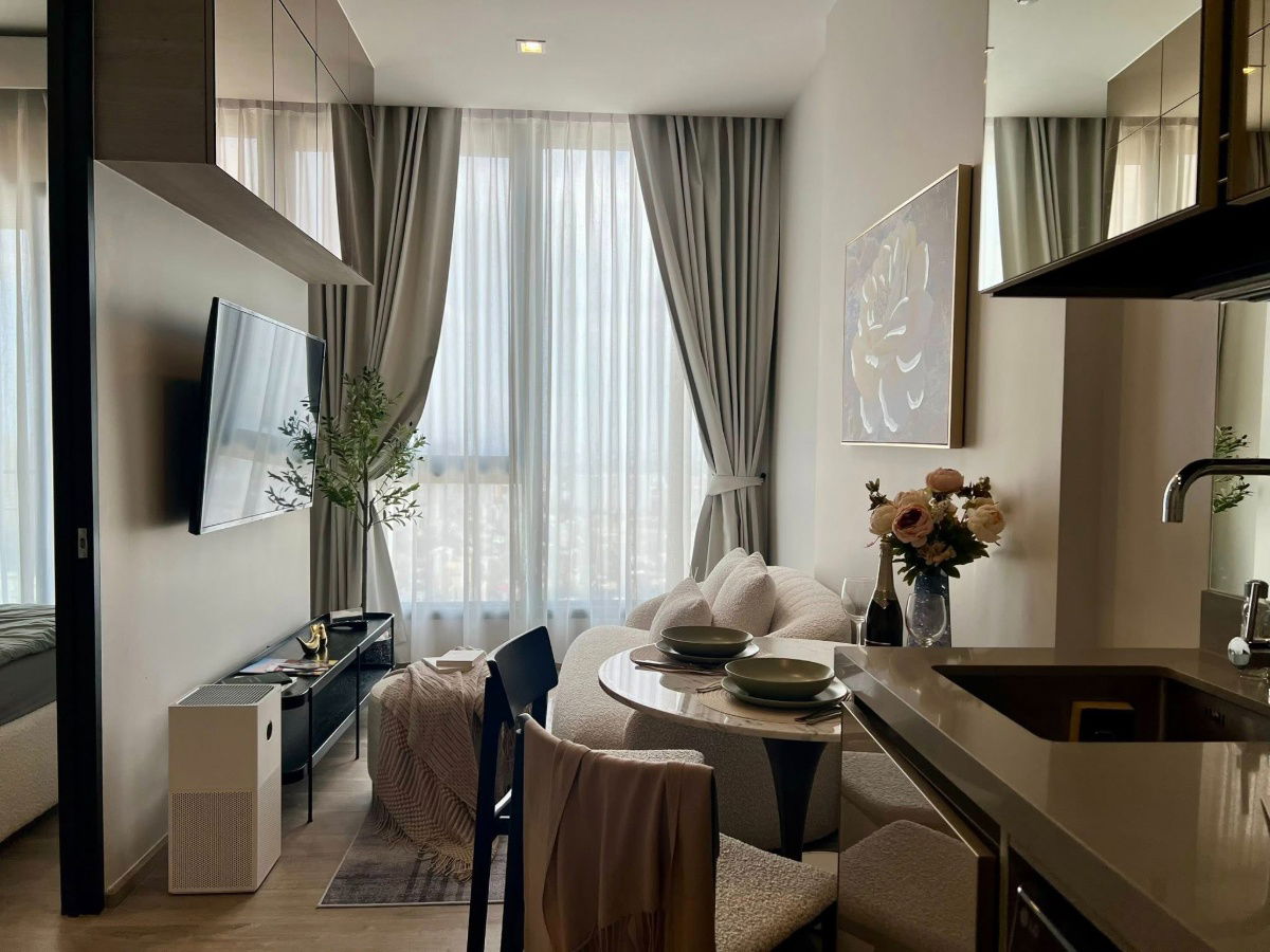 For Rent Condo THE CREST PARK RESIDENCES Building 1, Floor 28,1 bed room, Room size 35 sqm