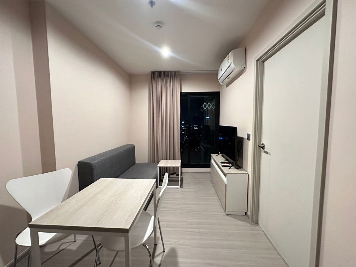 PFD-07468	Condo for Rent: Aspire Erawan Prime Schedule a viewing ■ Line: @propertyfinder
