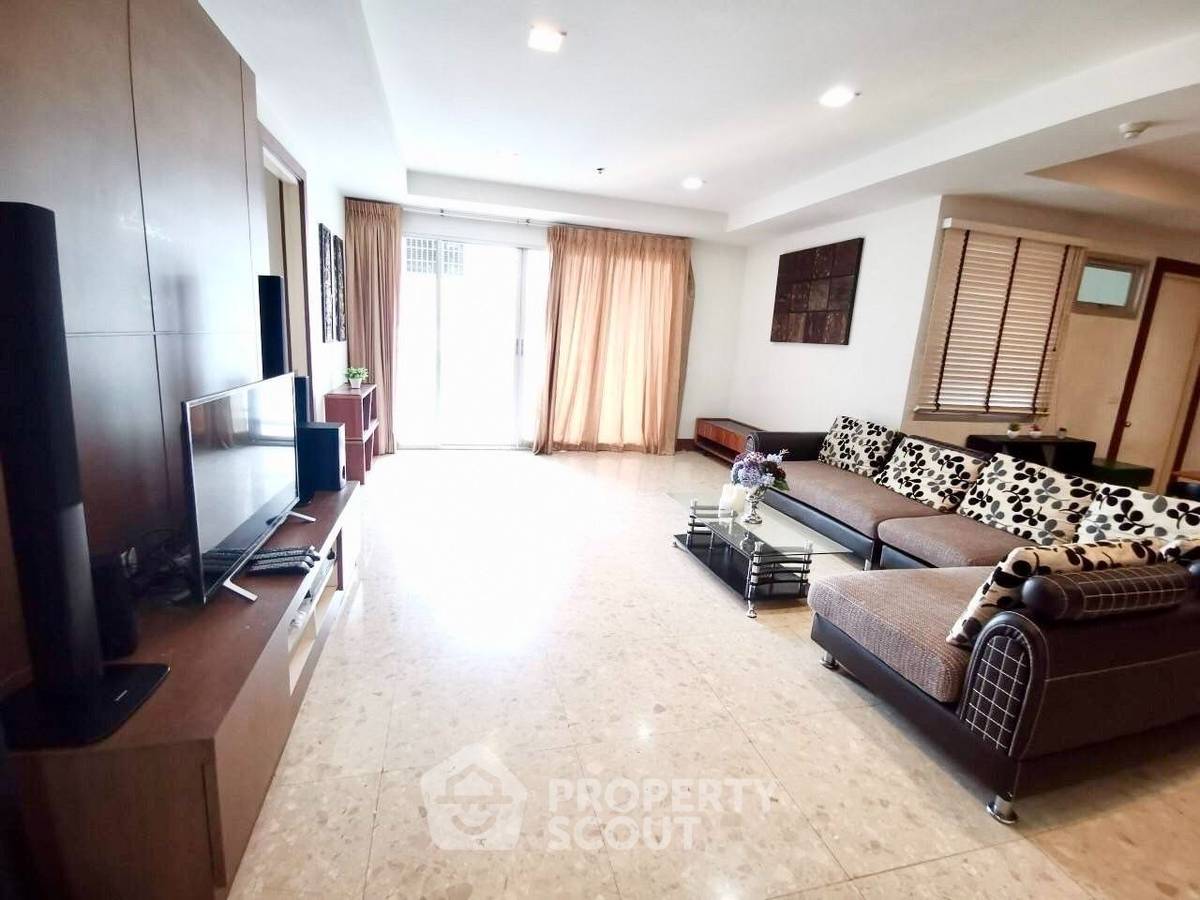 3-BR Condo at Nusasiri Grand Condominium near BTS Ekkamai (ID 1922820)