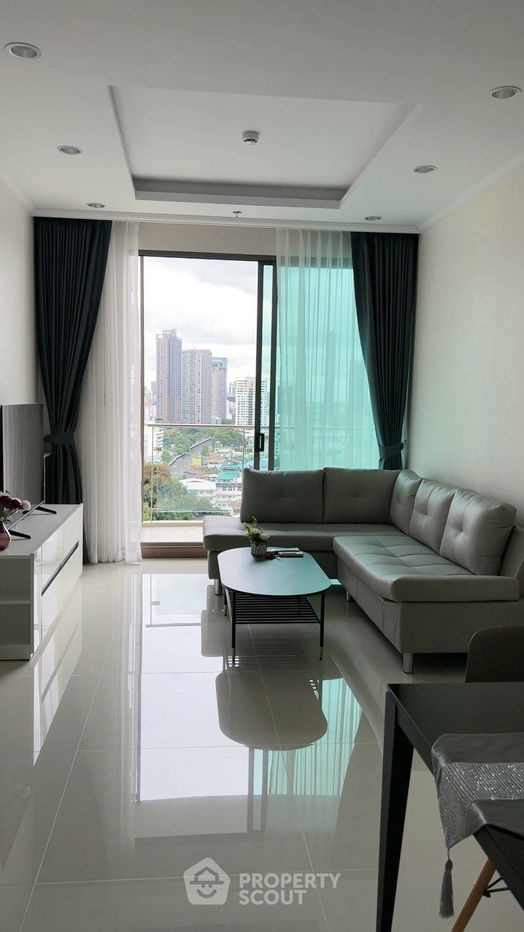 2-BR Condo at Supalai Oriental Sukhumvit 39 near MRT Phetchaburi (ID 1923040)