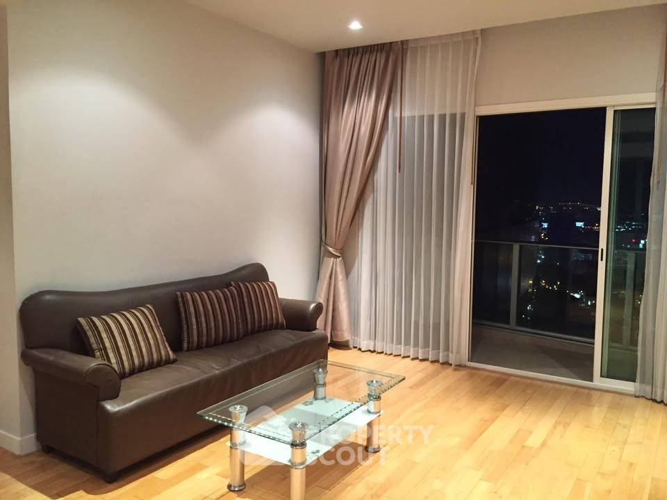 3-BR Condo at Millennium Residence @ Sukhumvit Condominium near BTS Asok (ID 2072786)