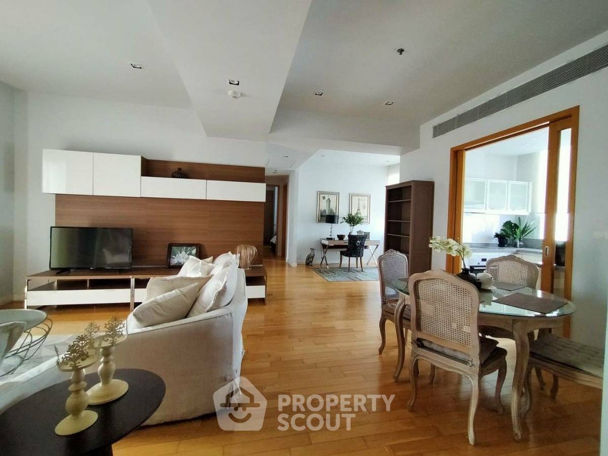 2-BR Condo at Millennium Residence @ Sukhumvit Condominium near BTS Asok (ID 2105552)