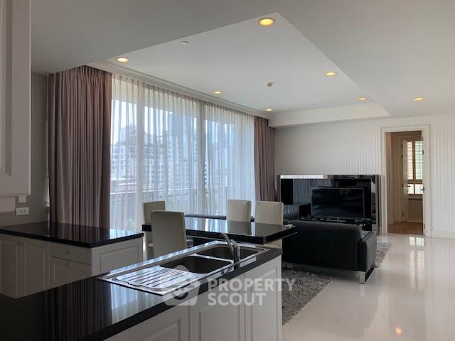 2-BR Condo at Royce Private Residences near MRT Sukhumvit (ID 515233)