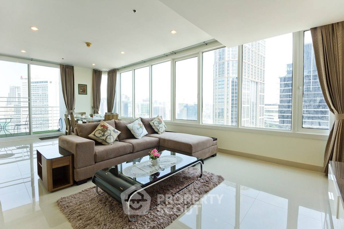 3-BR Condo at Siri Residence Sukhumvit near BTS Phrom Phong (ID 1966267)