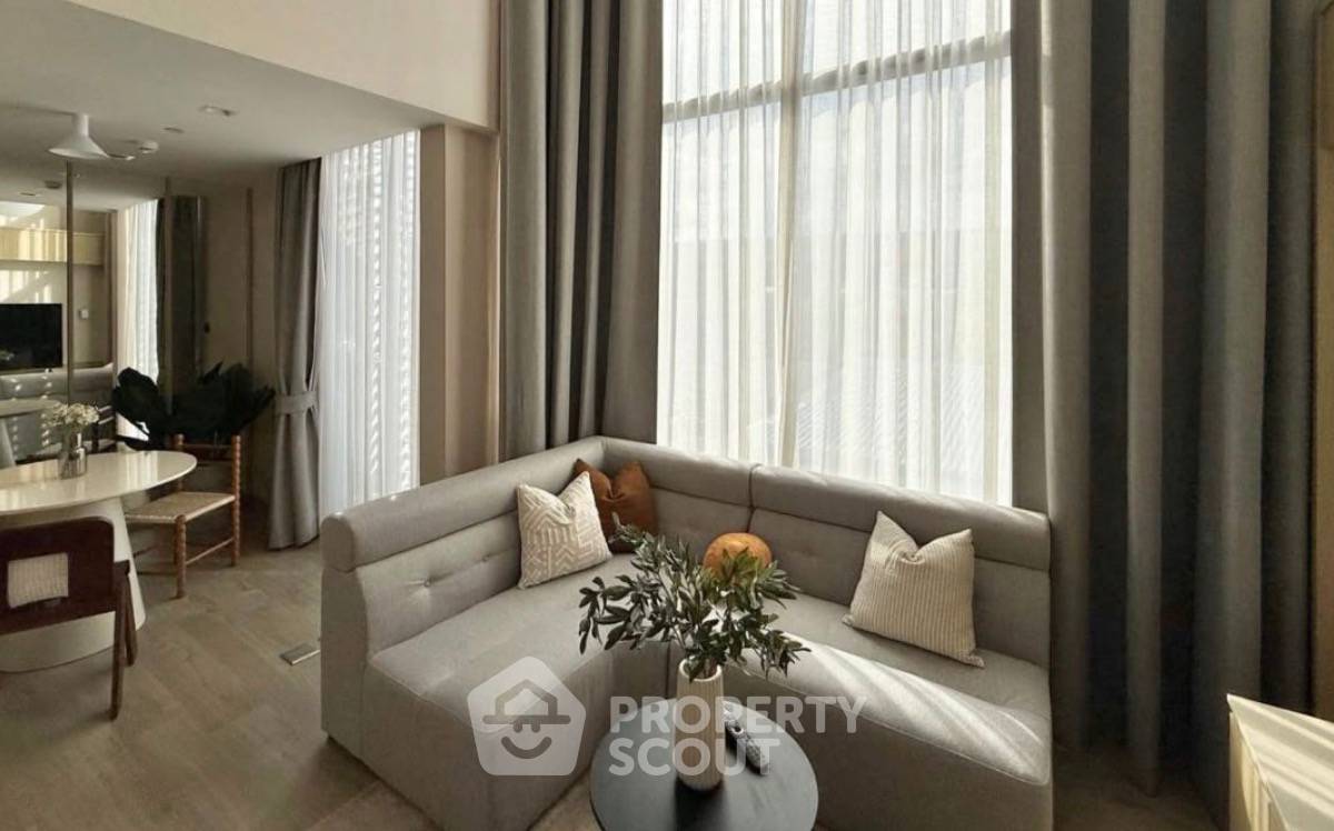 1-BR Condo at The Crest Park Residences near MRT Phahon Yothin (ID 2423975)