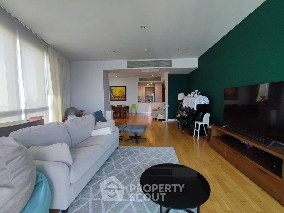 3-BR Condo at Millennium Residence @ Sukhumvit Condominium near BTS Asok (ID 1502115)