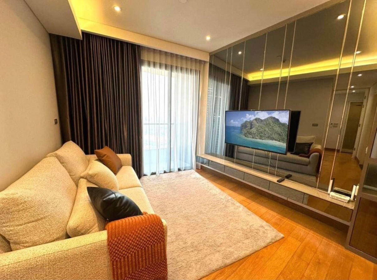 The Lumpini                      24