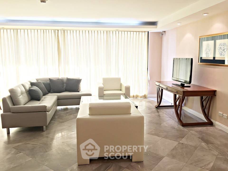 靠近 BTS Chit Lom 的 Somkid Gardens 公寓 4 居公寓 (ID 2067647)