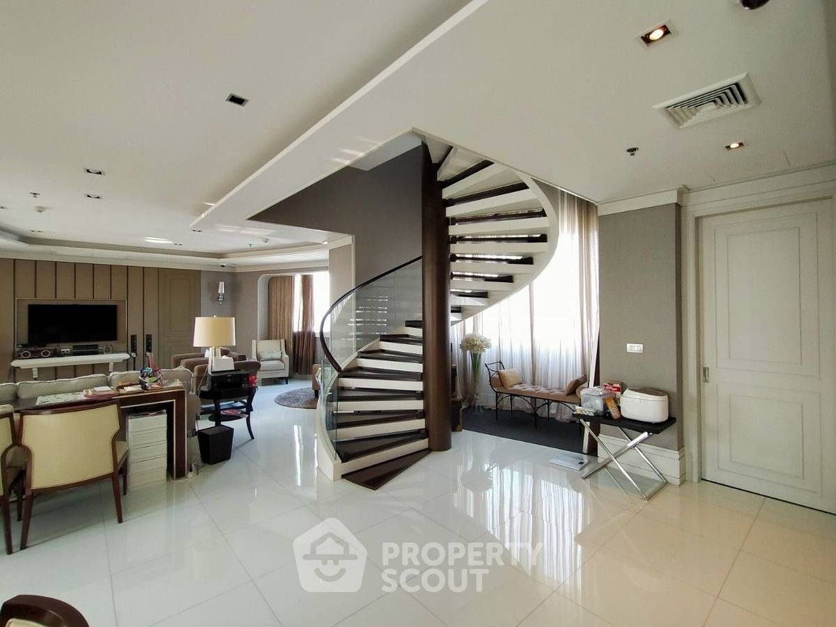 3-BR Condo at Millennium Residence @ Sukhumvit Condominium near BTS Asok (ID 2106543)