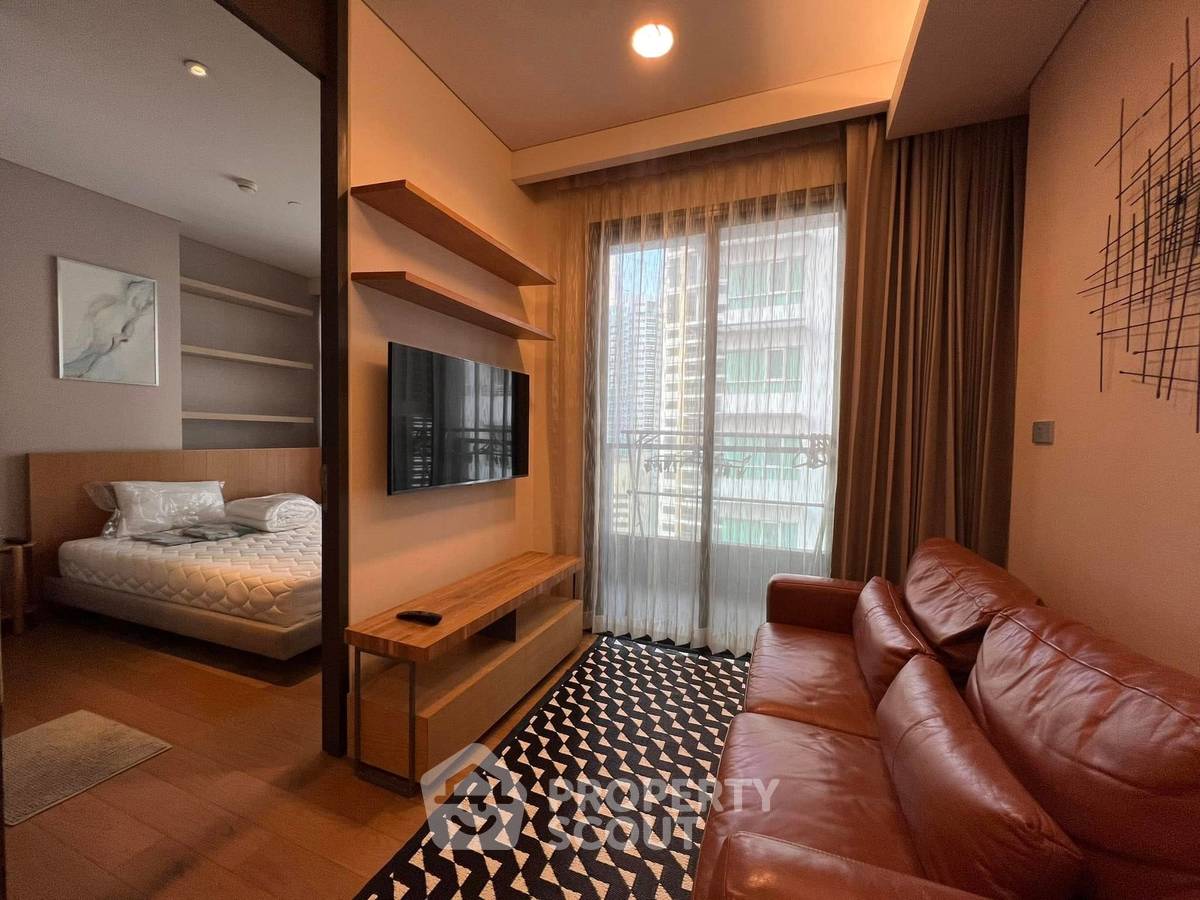 1-BR Condo at The Lumpini 24 near BTS Phrom Phong (ID 2075973)