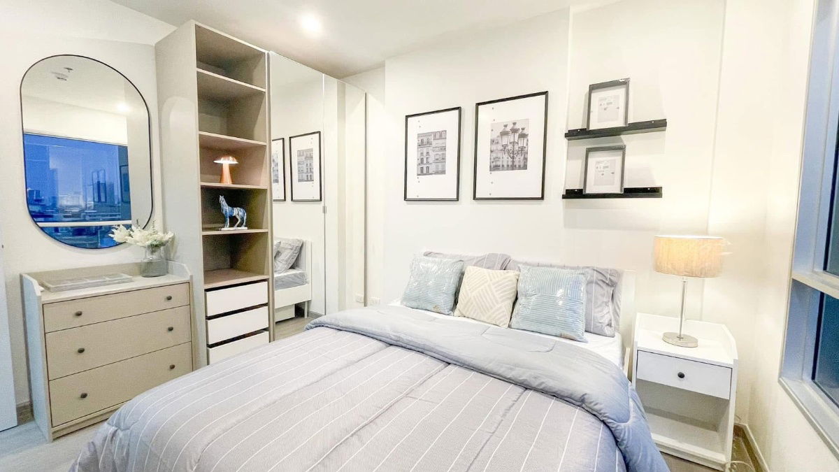 MN3112 The President Charan Yaek Fai Chai Station