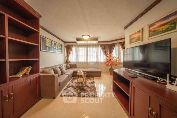 2-BR Condo at Hillside 3 Condominium close to Nimmanhaemin (ID 2335400)