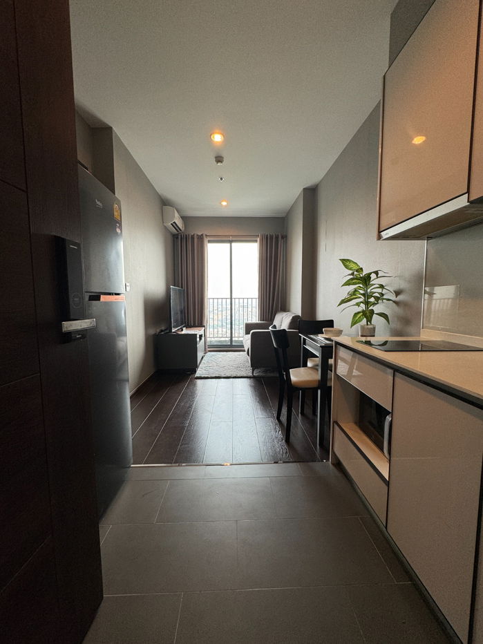 C Ekkamai ငှားရန်ရှိသည် >> 16,000 ဘတ် 30.42sqm >> အိပ်ခန်း 1ခန်း ဧည့်ခန်း ပရိဘောဂအပြည့်အစုံ (Line ID : meigood777)